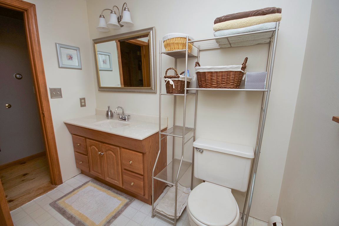 17 School House Road Sandown, NH 03873 - Photo 20 of 40