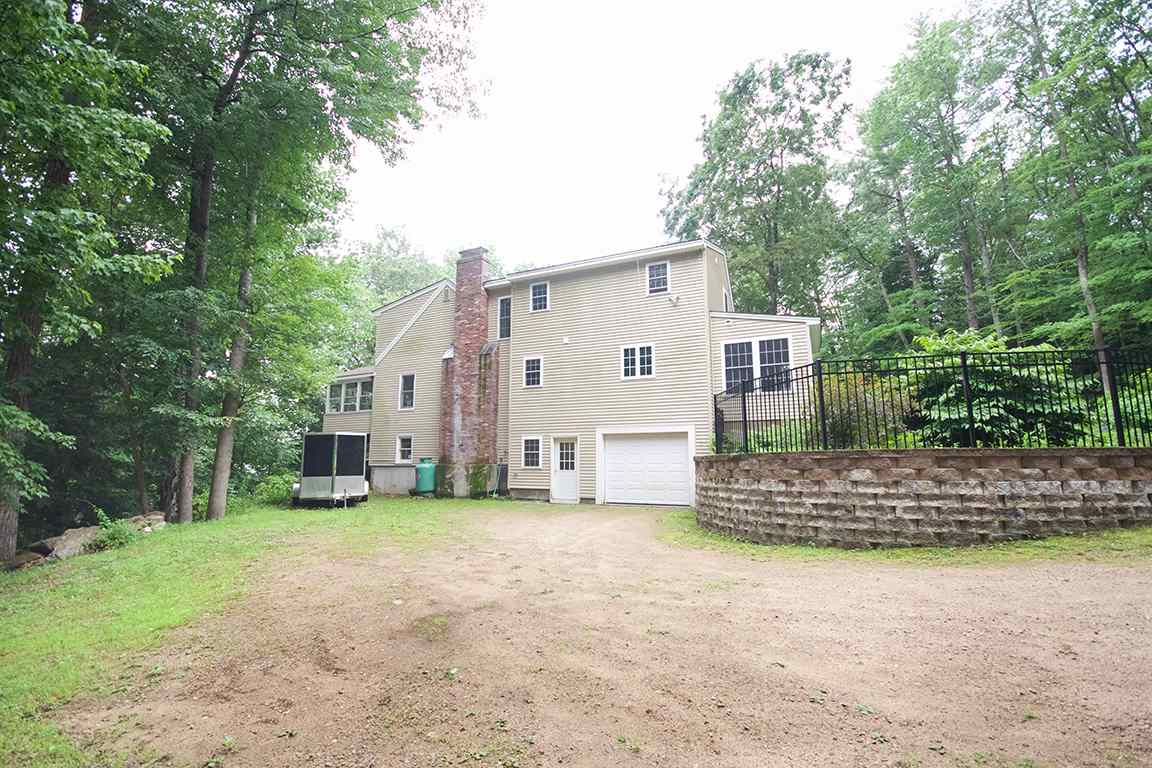 17 School House Road Sandown, NH 03873 - Photo 3 of 40