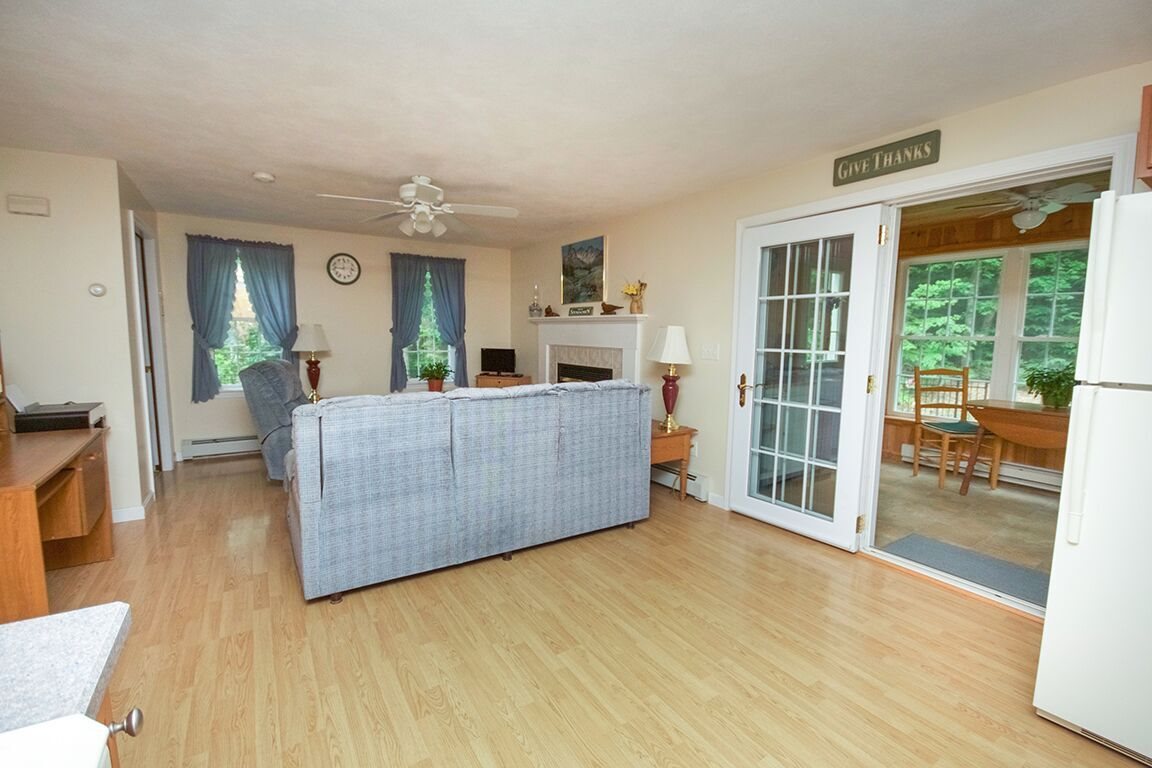17 School House Road Sandown, NH 03873 - Photo 26 of 40
