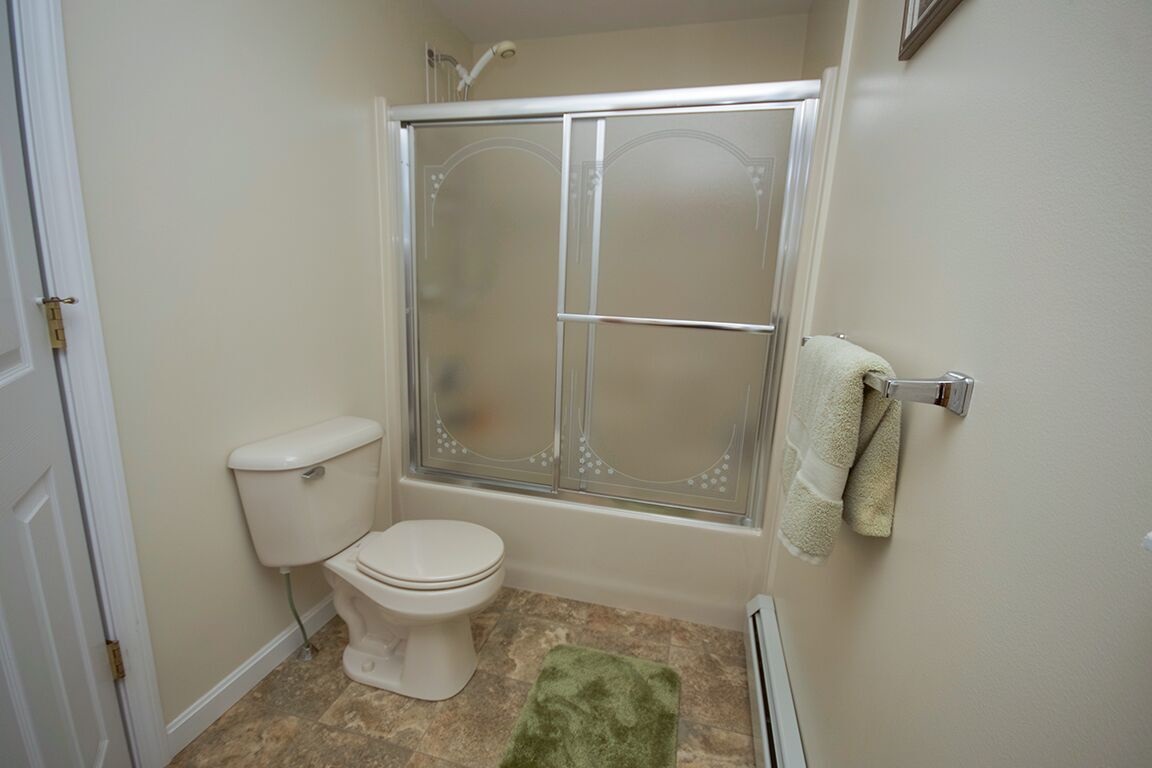 17 School House Road Sandown, NH 03873 - Photo 33 of 40