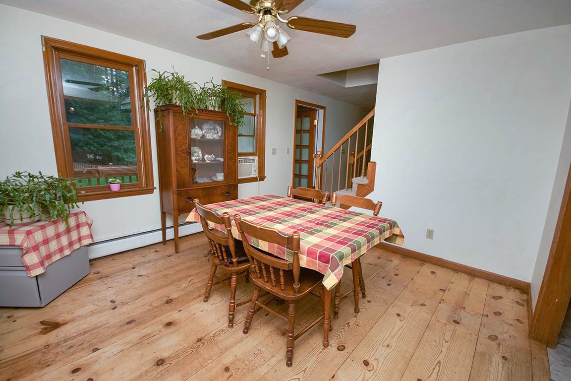 17 School House Road Sandown, NH 03873 - Photo 7 of 40