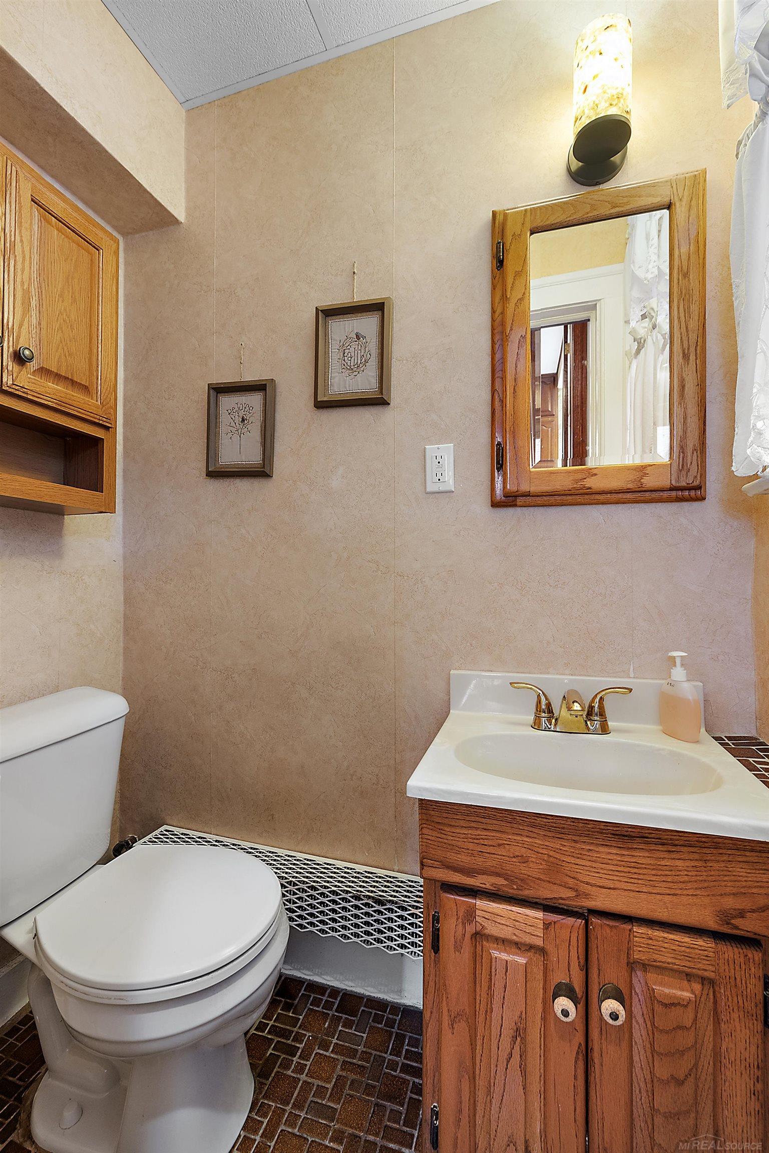 1371 Bedford Road Grosse Pointe Park, MI 48230 - Photo 20 of 44