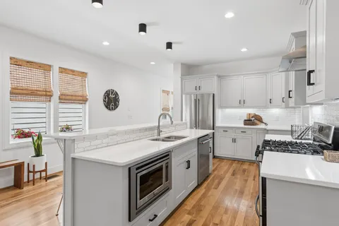 $1,000,000 | 2815 West Kirkwood Avenue, Nashville, TN 37204