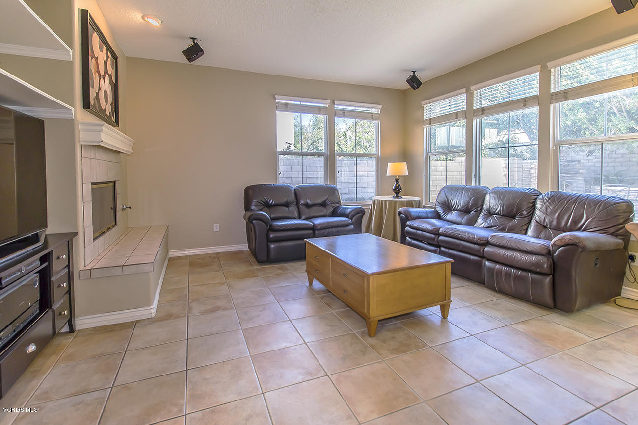 144 Park Hill Road Simi Valley, CA 93065 - Photo 14 of 45 14Family Room