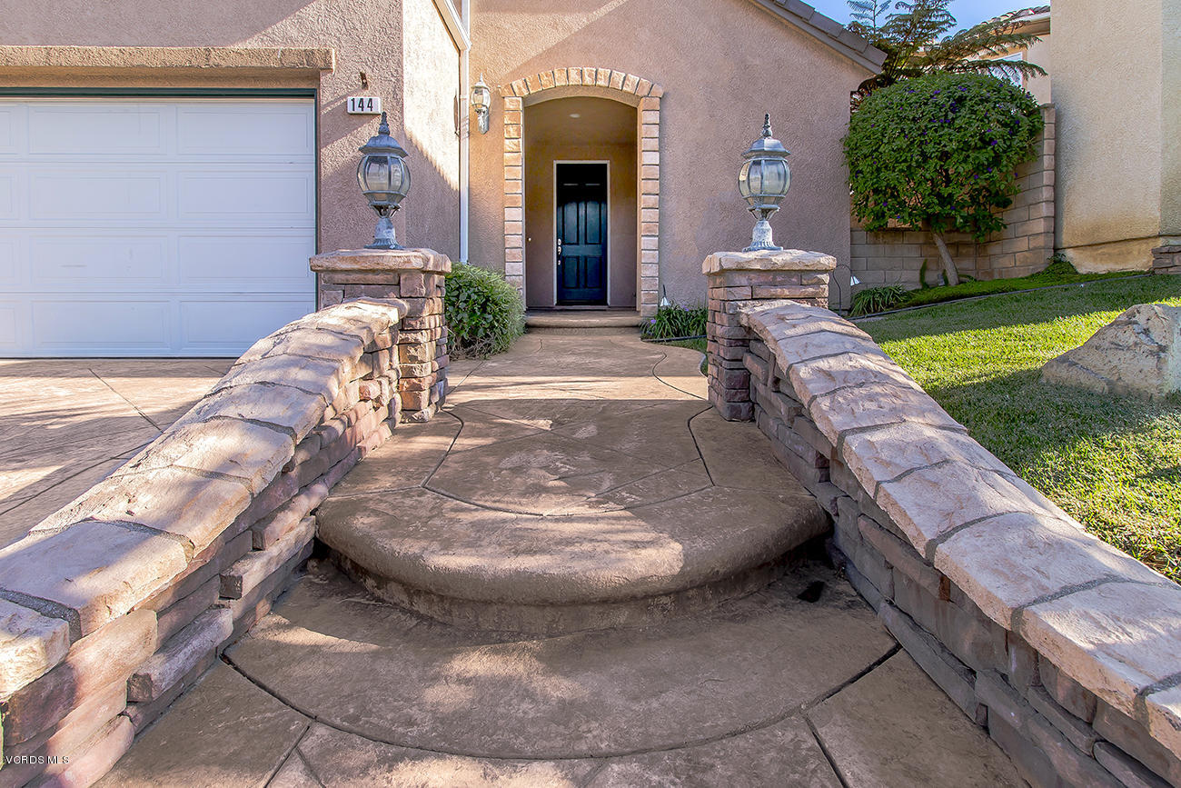 144 Park Hill Road Simi Valley, CA 93065 - Photo 4 of 45 04Front