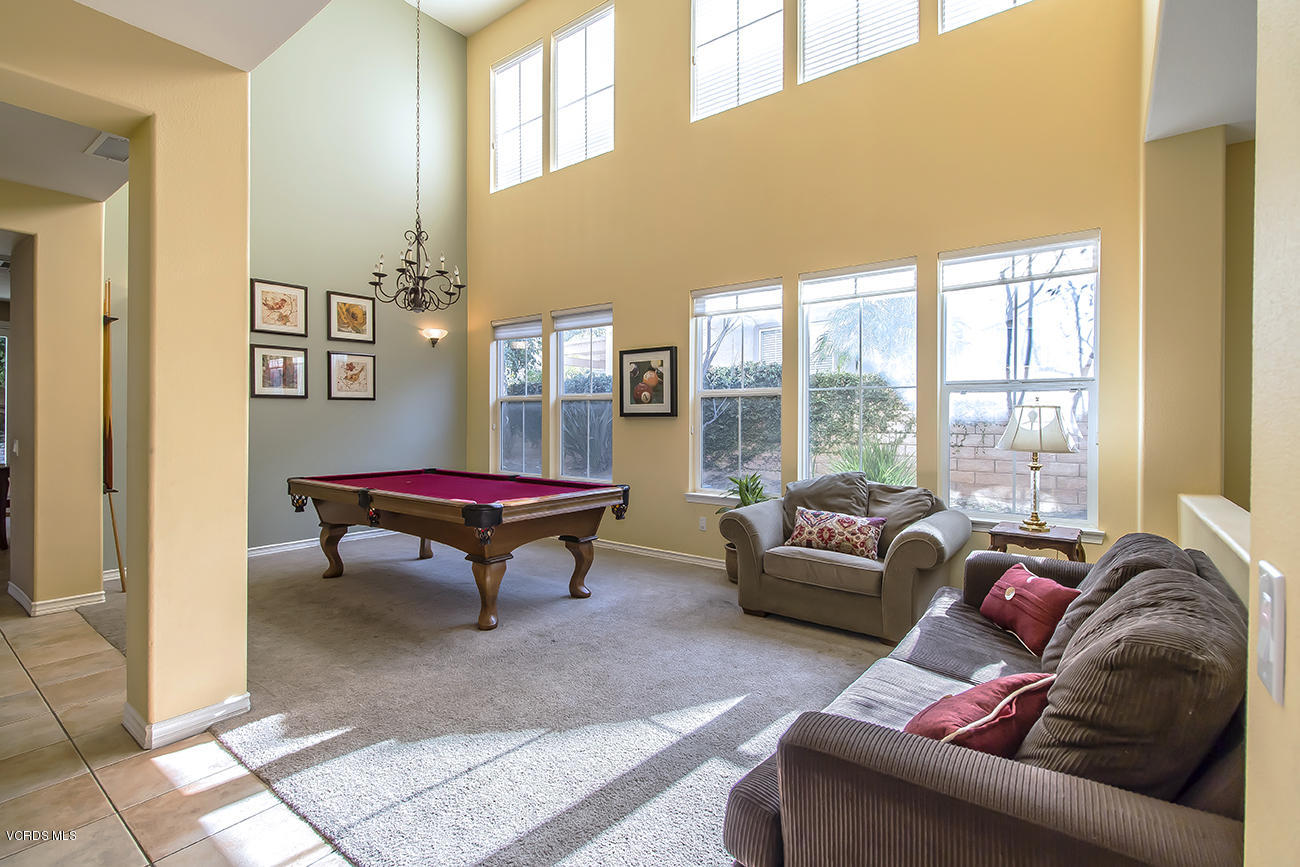 144 Park Hill Road Simi Valley, CA 93065 - Photo 8 of 45 08Entry_Living