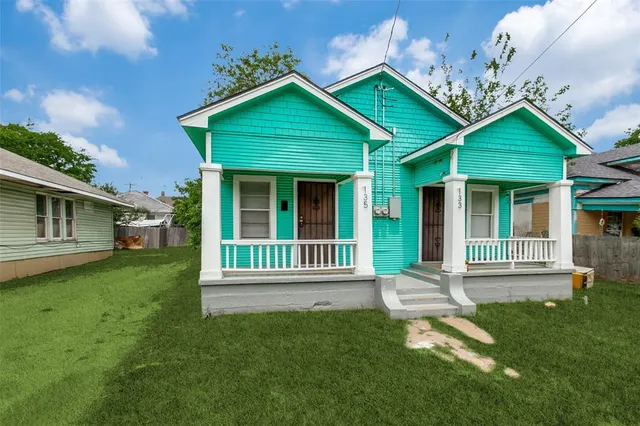 $289,000 | 735 West Page Avenue, Dallas, TX 75208