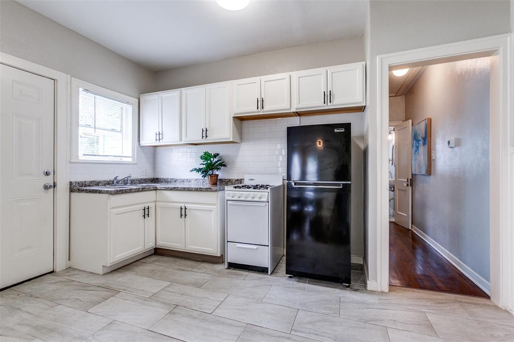 735 West Page Avenue Dallas, TX 75208 - Photo 6 of 16