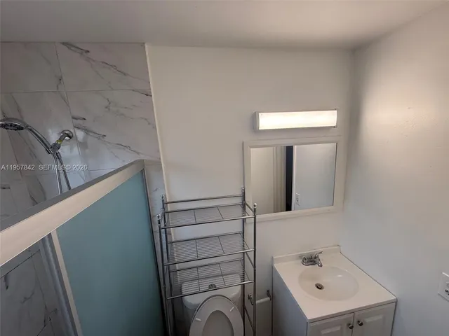 $1,750 | 34 Southwest 5th Street, Unit 2, Hallandale Beach, FL 33009