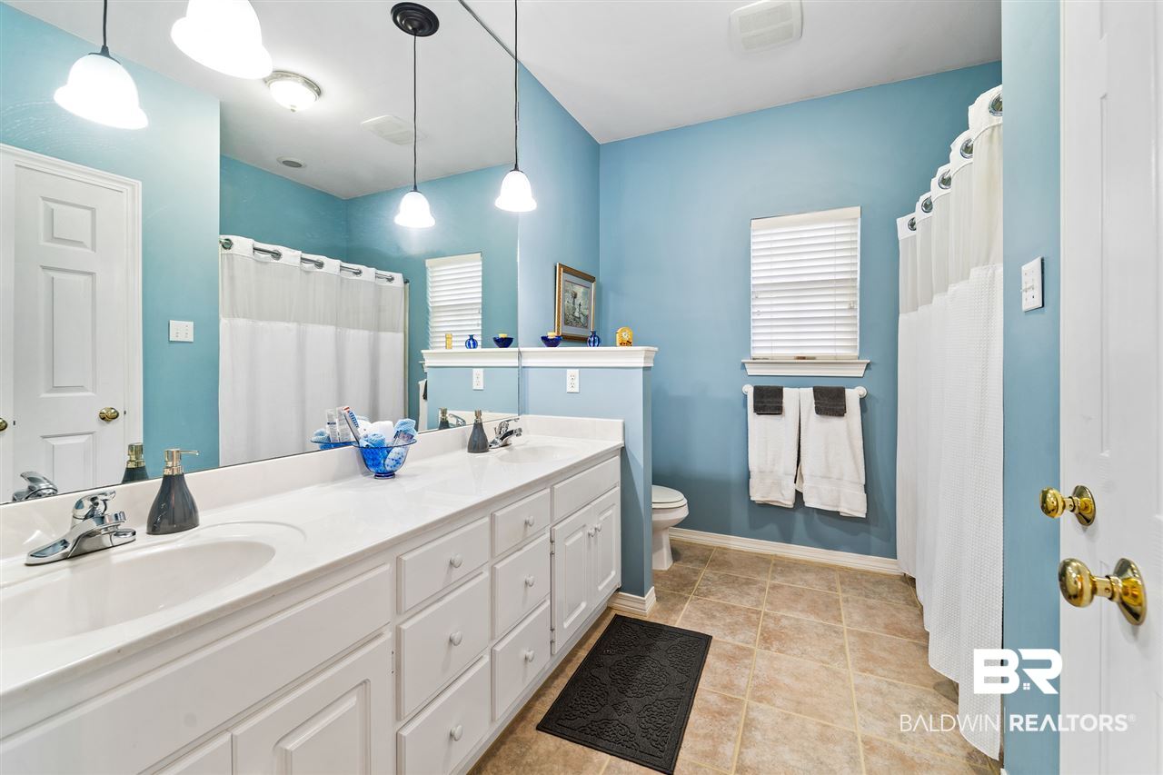 516 Ridgewood Drive Daphne, AL 36526 - Photo 21 of 38 Guest Bath