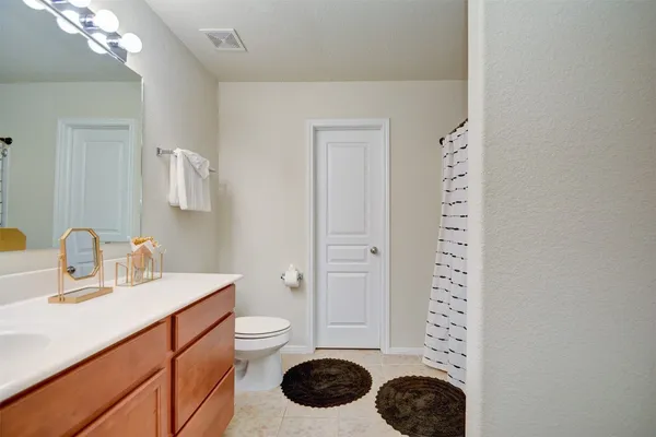 $2,303 | 6807 Alum Rock Lane, Houston, TX 77048