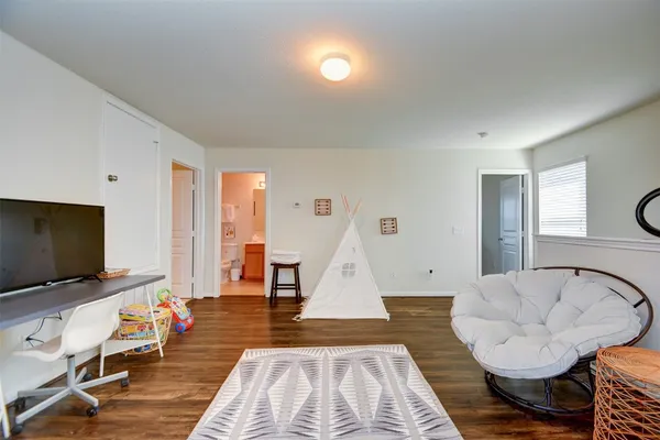 $2,303 | 6807 Alum Rock Lane, Houston, TX 77048