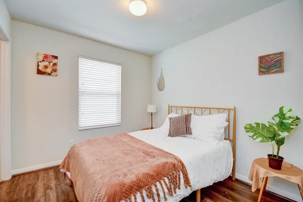 $2,195 | 6807 Alum Rock Lane, Houston, TX 77048
