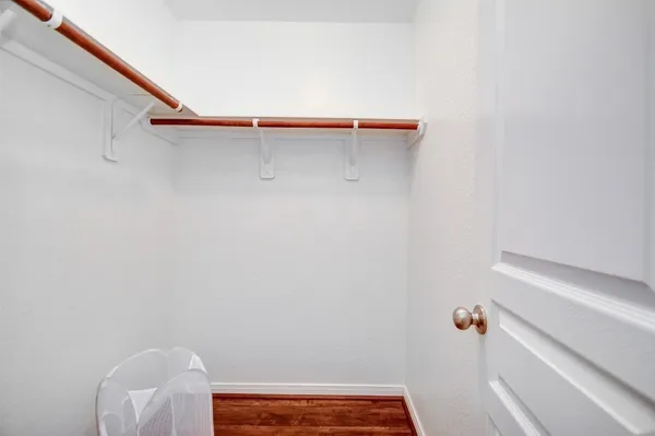 $2,303 | 6807 Alum Rock Lane, Houston, TX 77048