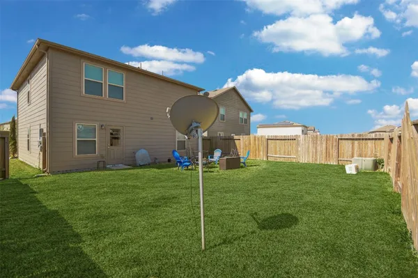 $2,303 | 6807 Alum Rock Lane, Houston, TX 77048