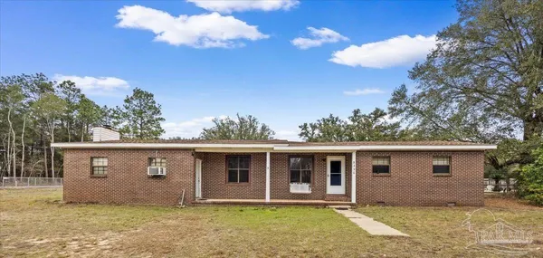 $1,600 | 5490 Berryhill Road, Milton, FL 32570