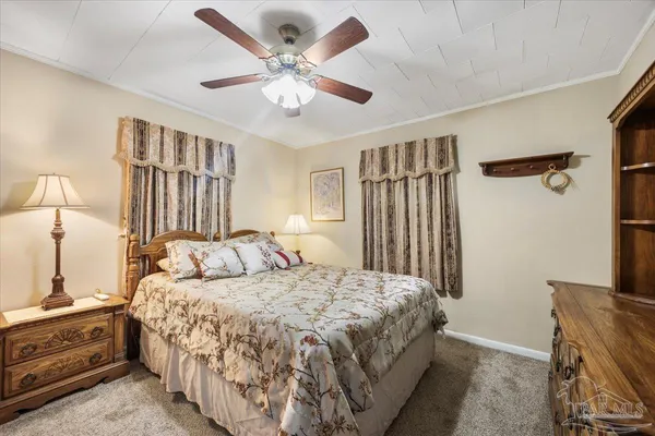 $1,600 | 5490 Berryhill Road, Milton, FL 32570