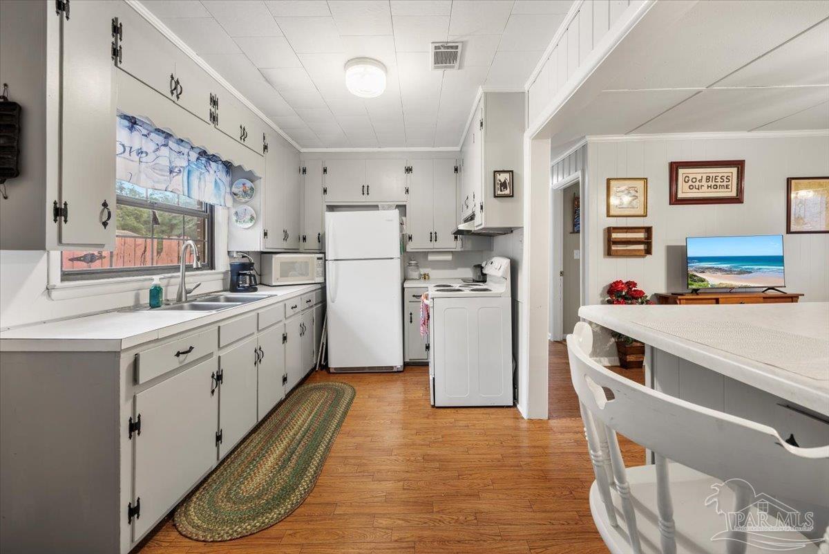 5490 Berryhill Road Milton, FL 32570 - Photo 6 of 27