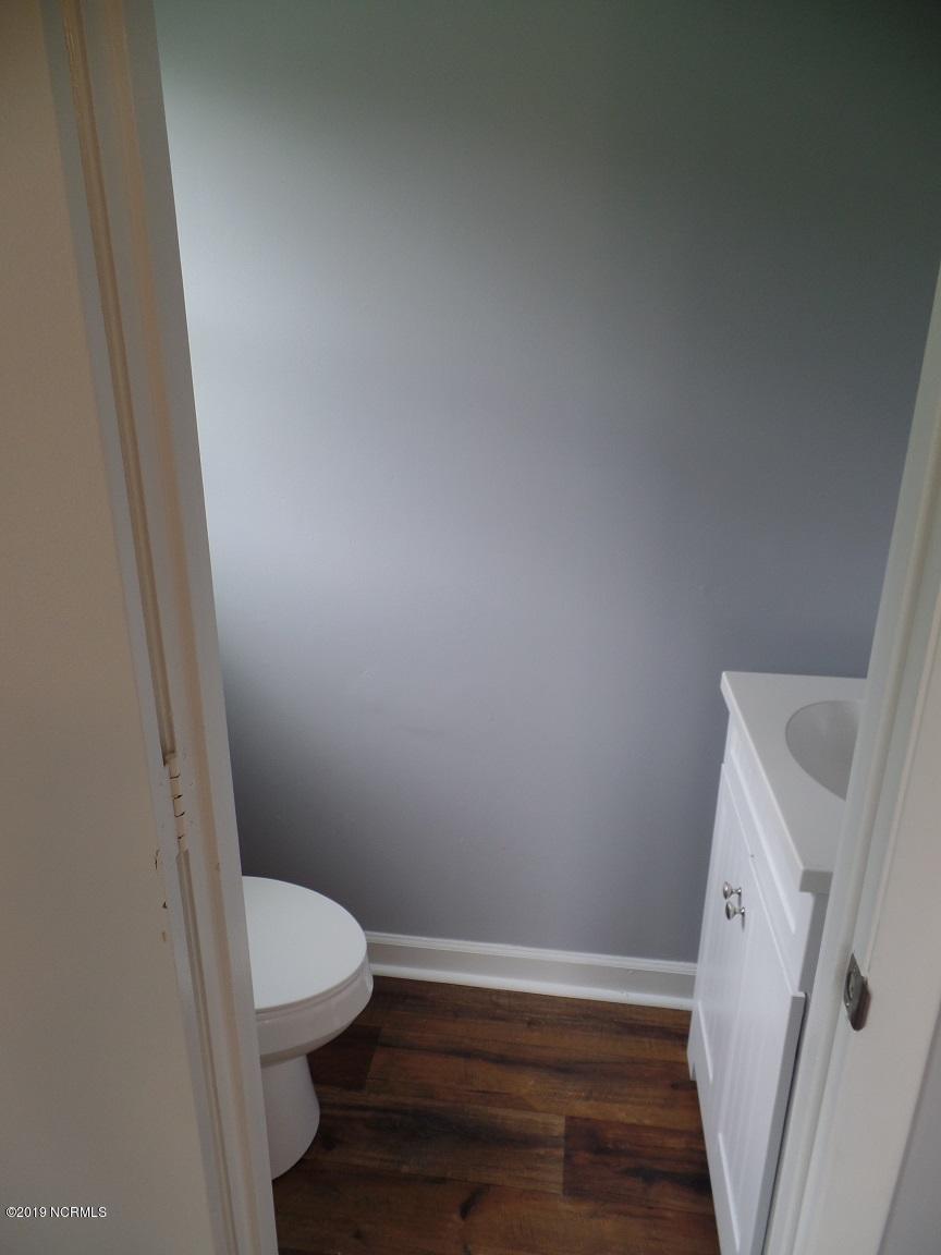 60 Lochern Road Lumberton, NC 28358 - Photo 10 of 14 VMF 10 - Bath 1