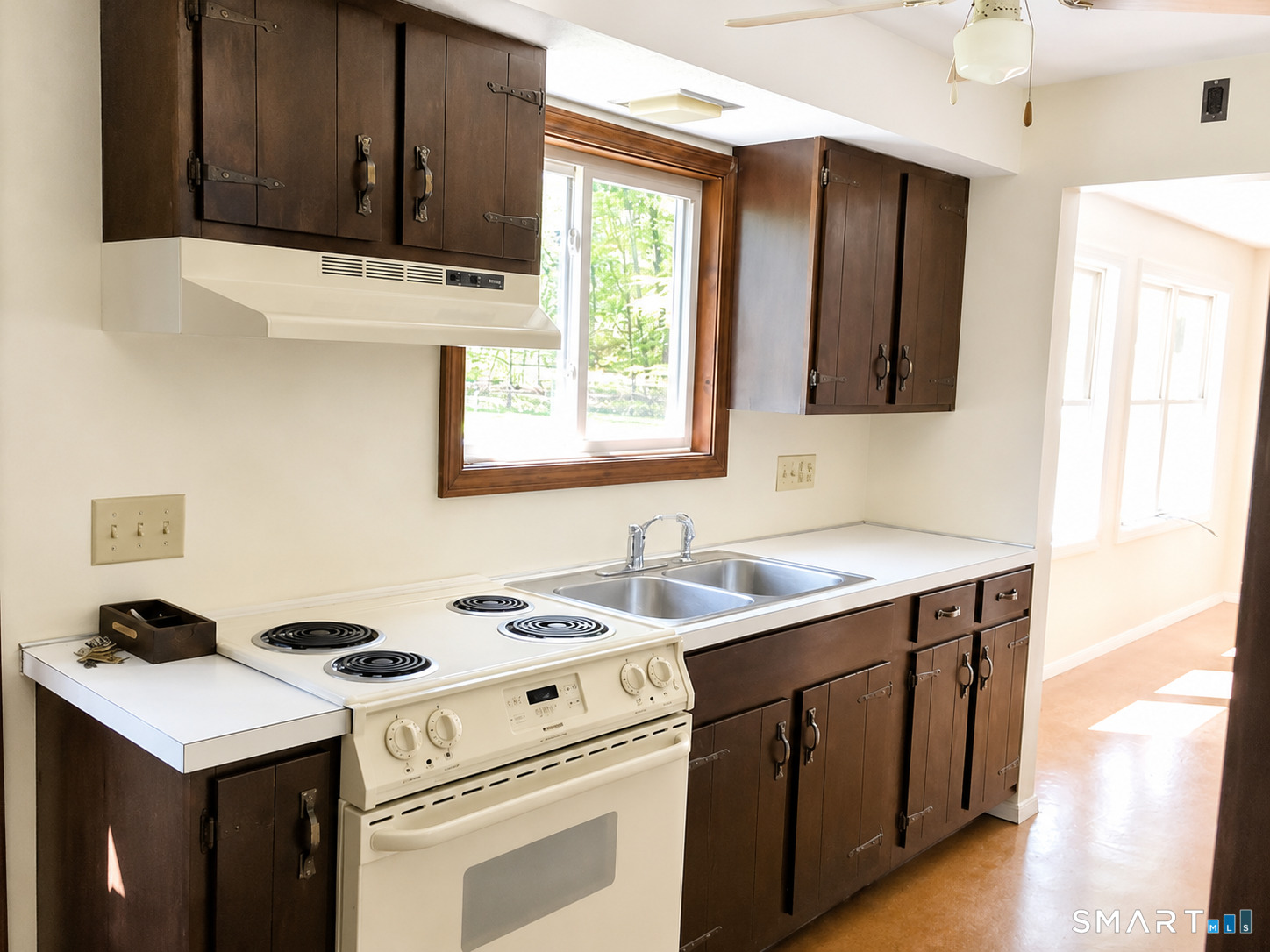347 Fox Road Putnam, CT 06260 - Photo 3 of 5