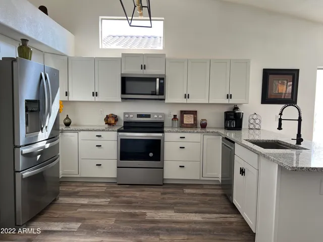 $2,500 | 13610 North 82nd Avenue, Peoria, AZ 85381