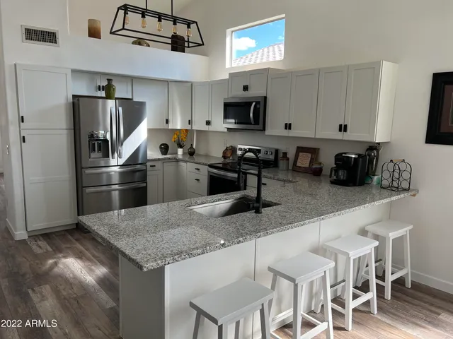 $2,500 | 13610 North 82nd Avenue, Peoria, AZ 85381