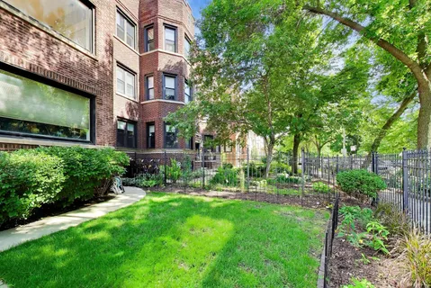 $419,800 | 4753 North Beacon Street, Unit 2, Chicago, IL 60640