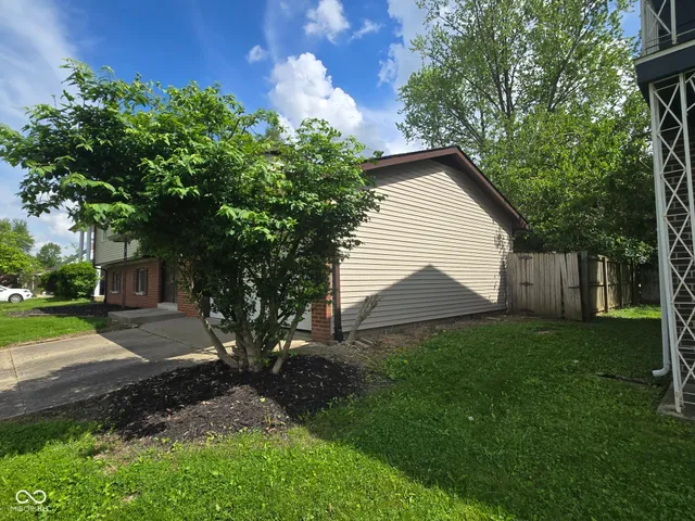 $167,000 | 1901 East Buena Vista Drive, Terre Haute, IN 47802