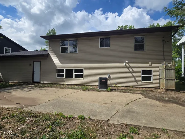 $167,000 | 1901 East Buena Vista Drive, Terre Haute, IN 47802