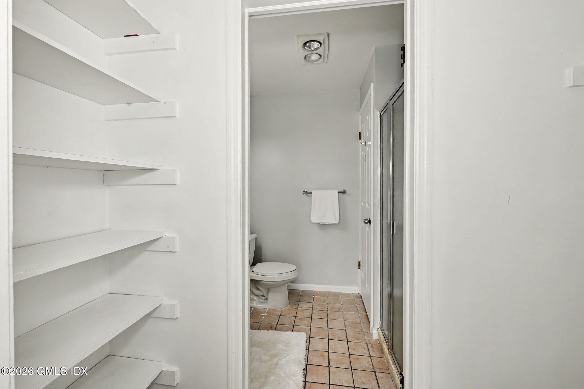 21 Highland Road, Unit 21 Stamford, CT 06901 - Photo 12 of 19 Primary Bath