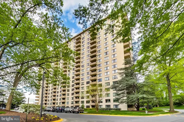 a view of a tall building