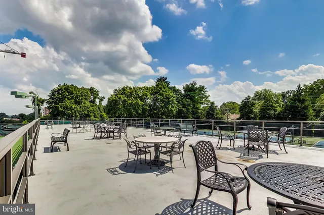 $1,900 | 5225 Pooks Hill Road, Unit B24N, Bethesda, MD 20814