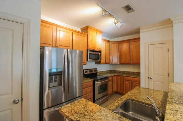 $2,150 | 1900 Belle Isle Avenue, Unit 102, Mount Pleasant, SC 29464