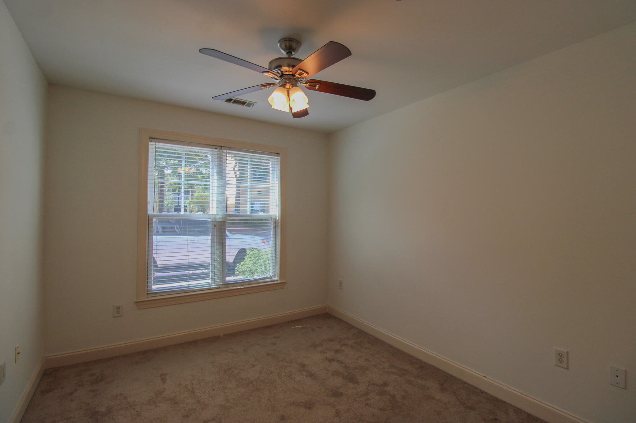 1900 Belle Isle Avenue, Unit 102 Mount Pleasant, SC 29464 - Photo 5 of 17 IMG_6250