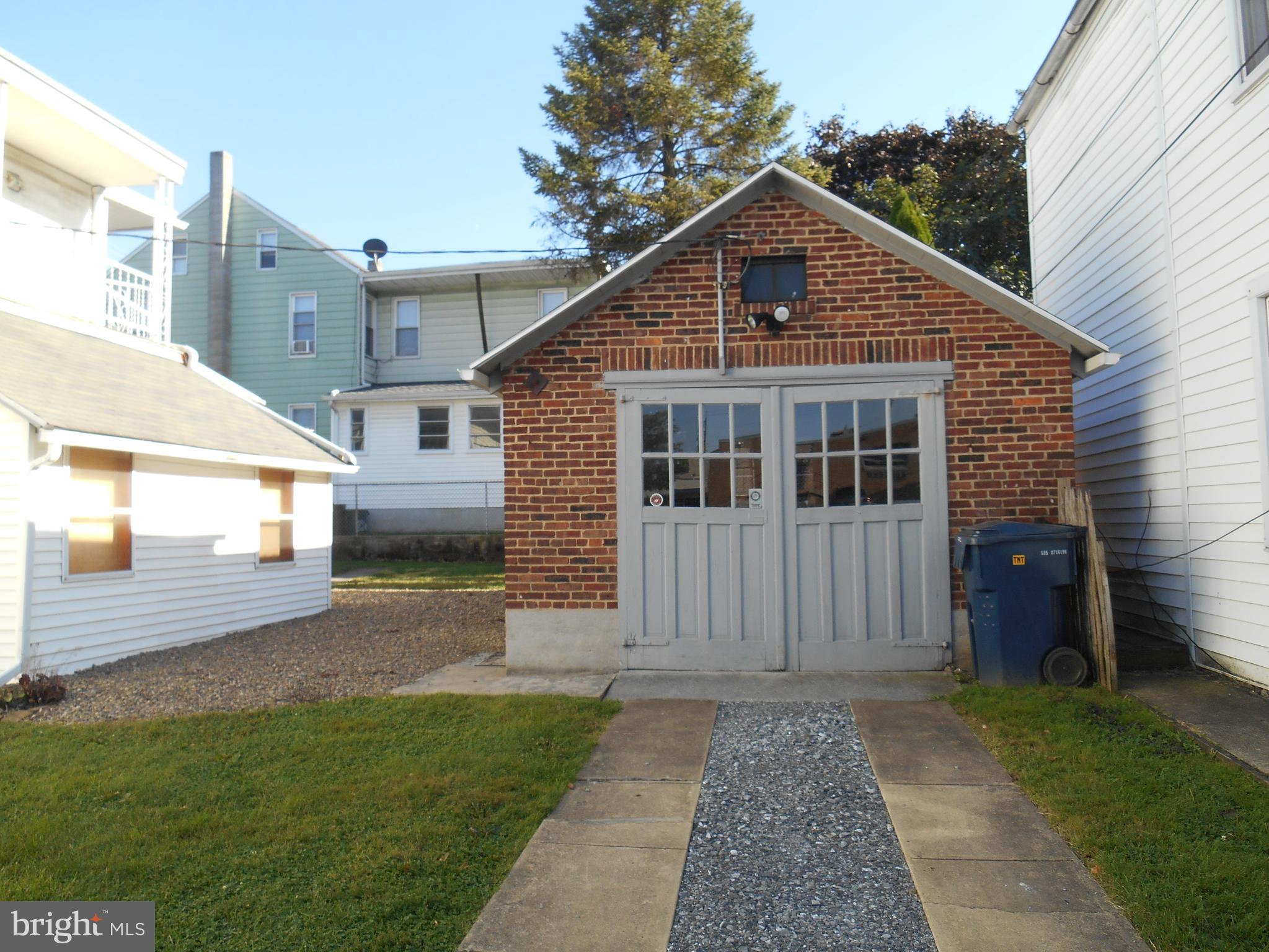 302 Spring Street Lebanon, PA 17046 - Photo 4 of 29 Detached Garage