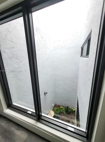 $3,200 | 19530 Cypress Court, Hialeah, FL 33015