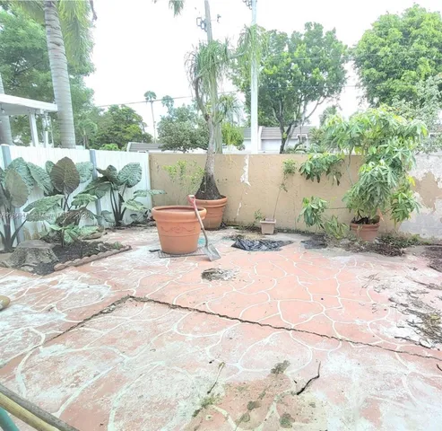 $3,200 | 19530 Cypress Court, Hialeah, FL 33015