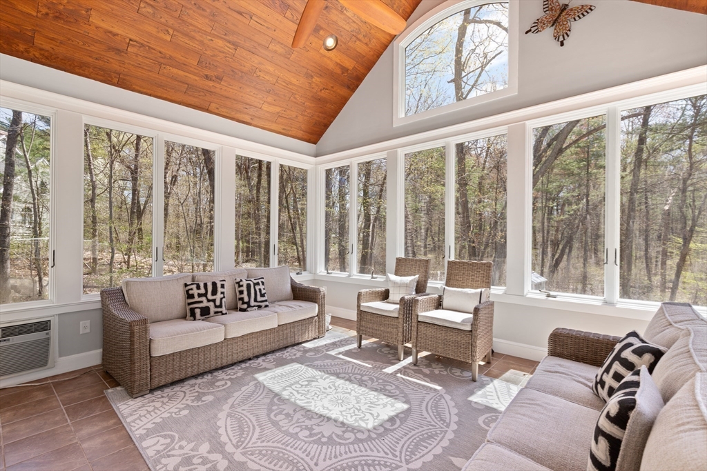 31 Riverside Terrace Easton, MA 02356 - Photo 11 of 36 Gallery Image 11