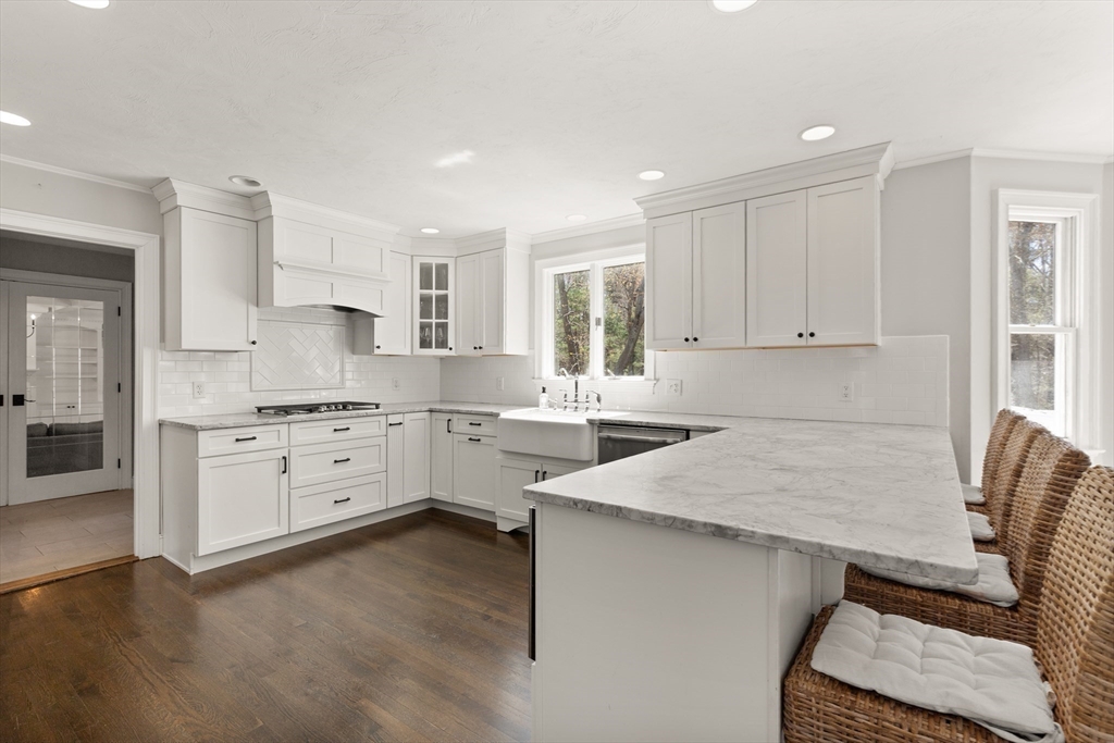 31 Riverside Terrace Easton, MA 02356 - Photo 5 of 36 Gallery Image 5