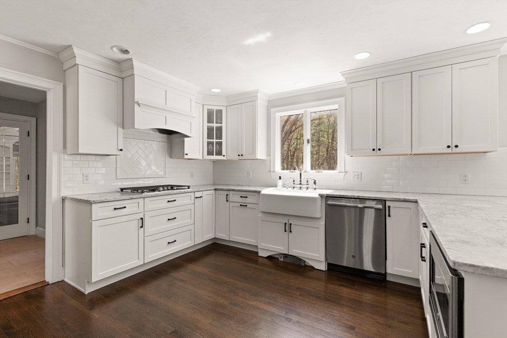 31 Riverside Terrace Easton, MA 02356 - Photo 6 of 36 Gallery Image 6
