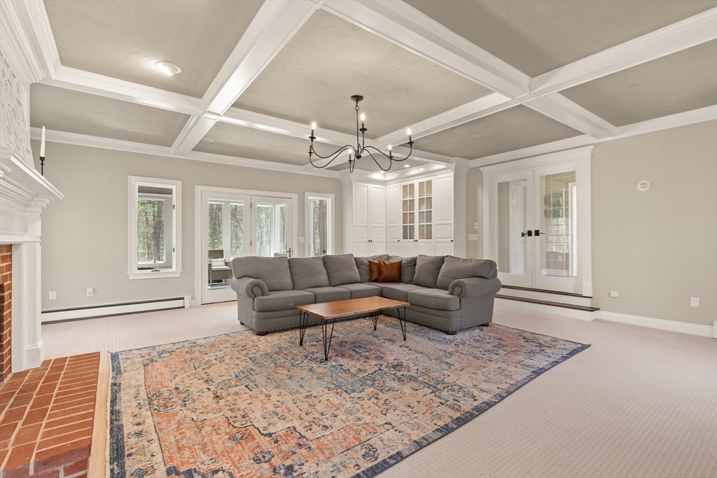 31 Riverside Terrace Easton, MA 02356 - Photo 10 of 36 Gallery Image 10