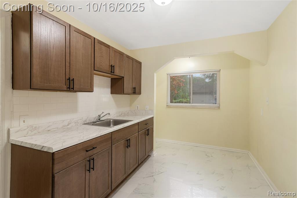 8348 Terry Street Detroit, MI 48228 - Photo 12 of 23