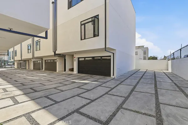$1,049,000 | 6511 North Contour Lane, North Hollywood, CA 91606