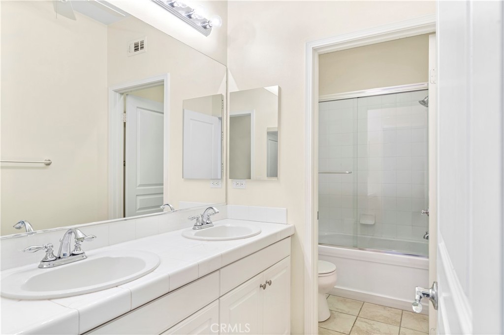 87 Fringe Tree Irvine, CA 92606 - Photo 17 of 24 Secondary Full Bath