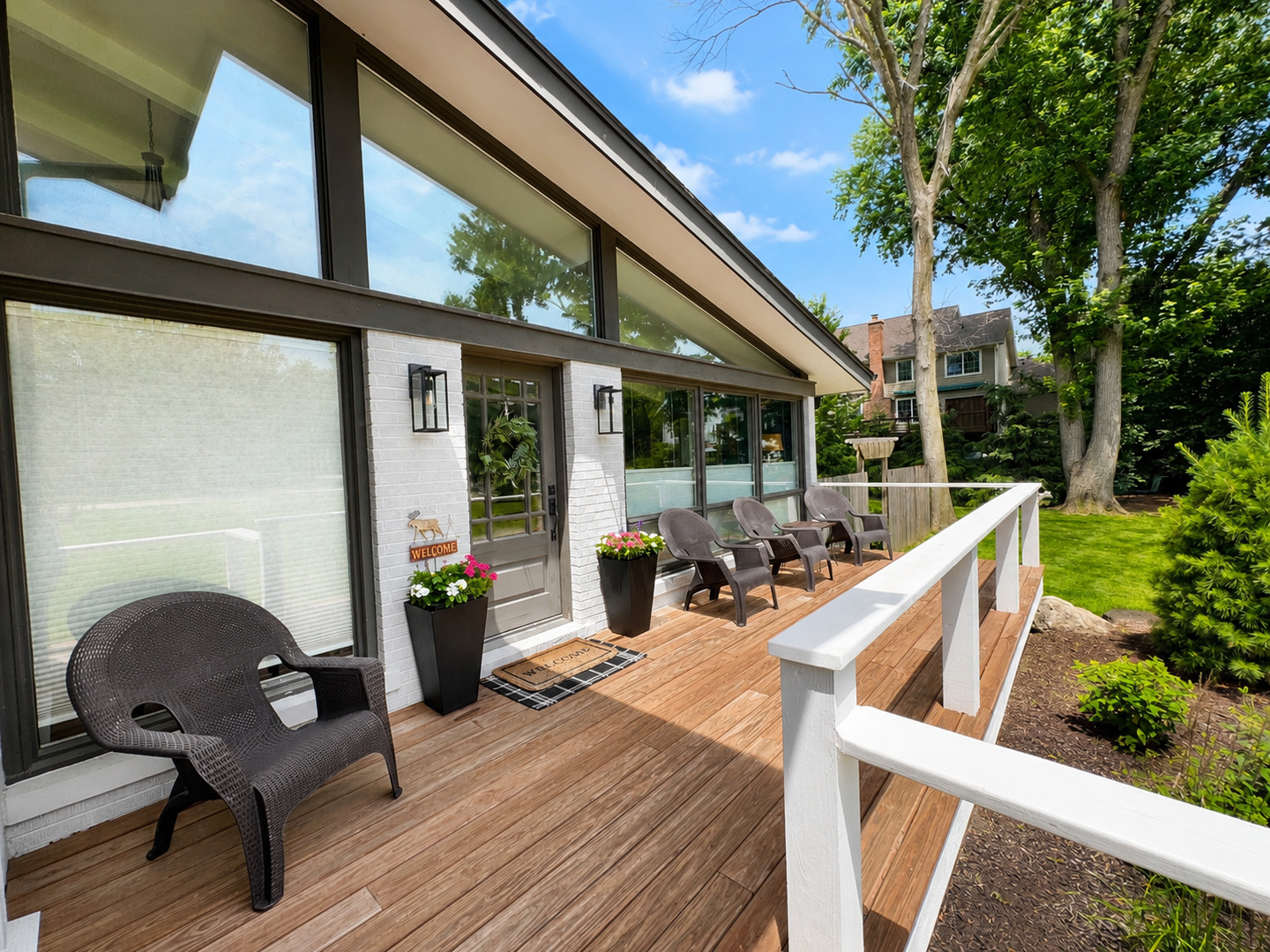1525 West Wiesbrook Road Wheaton, IL 60189 - Photo 2 of 14 Gallery Image 2