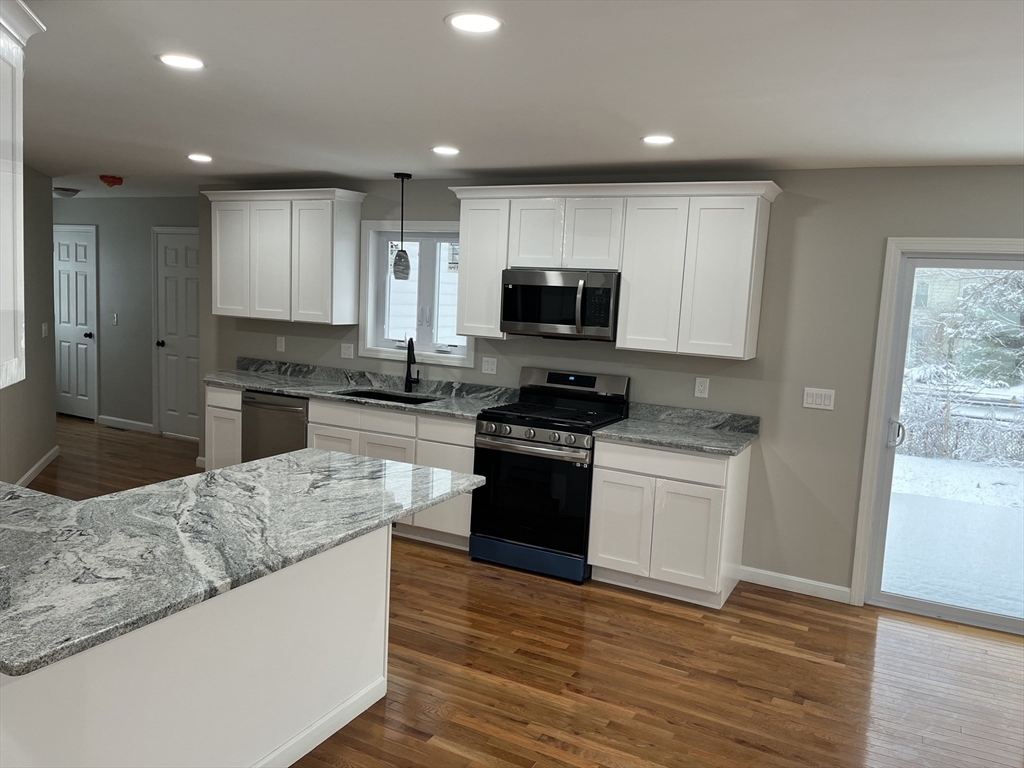 18 Crane Street Springfield, MA 01104 - Photo 12 of 23 Gallery Image 12