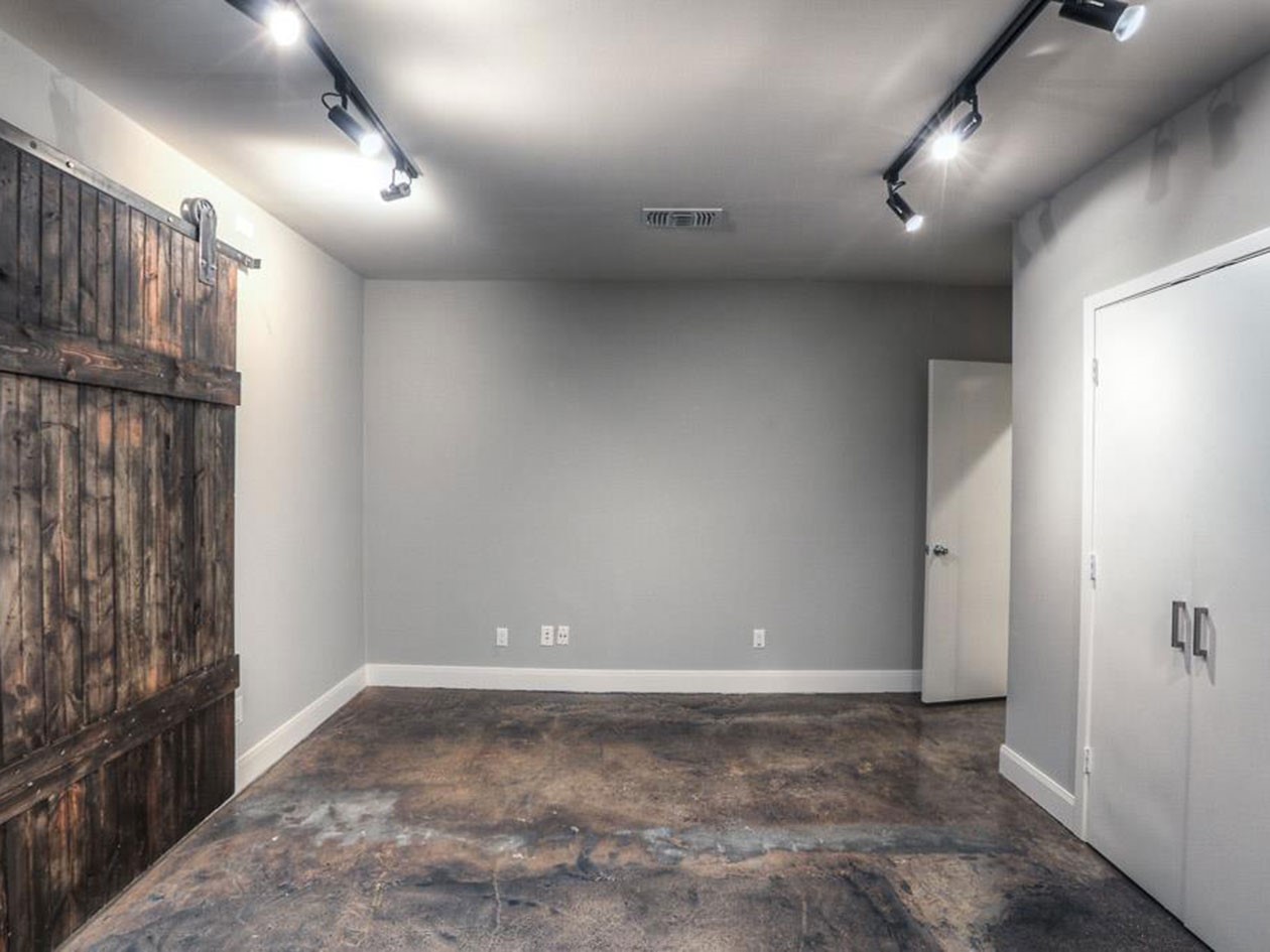 1601 West Webster Street, Unit 11 Houston, TX 77019 - Photo 2 of 26 a view of a hallway