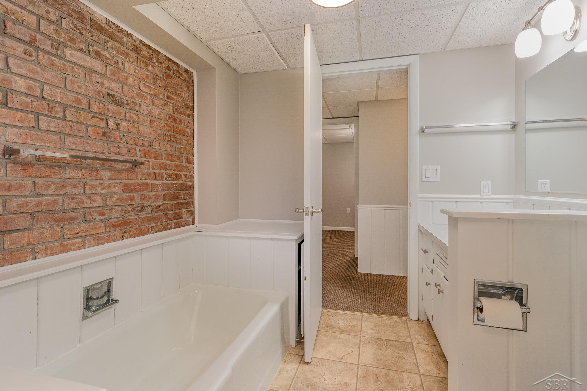 6060 Midland Road Freeland, MI 48623 - Photo 31 of 39 50126137-30.JPG