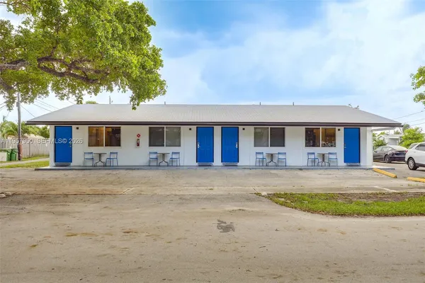 $1,275,000 | 412 Northeast 4th Avenue, Hallandale Beach, FL 33009