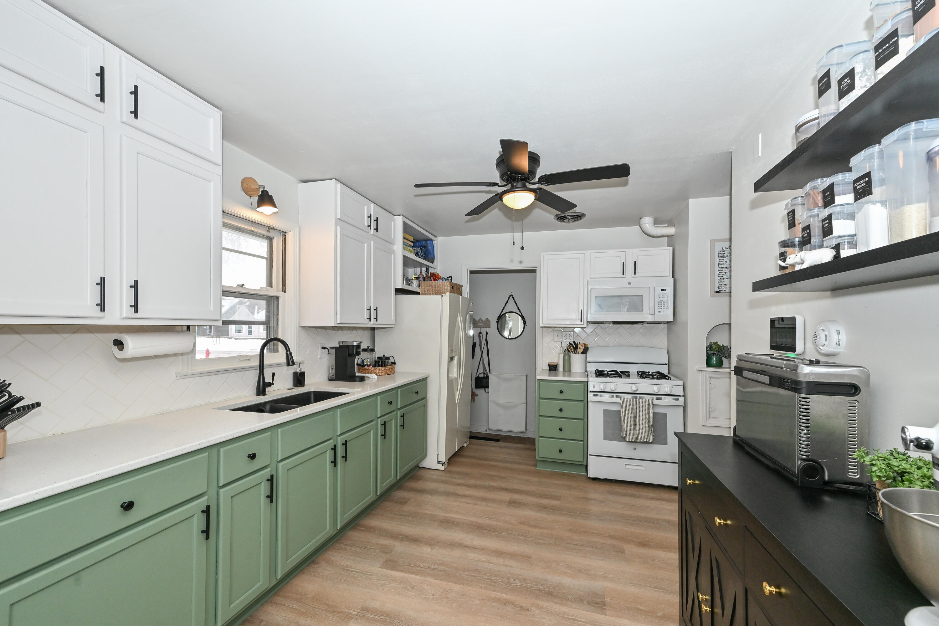 3460 North 90th Street Milwaukee, WI 53222 - Photo 7 of 31 DZ3460-9